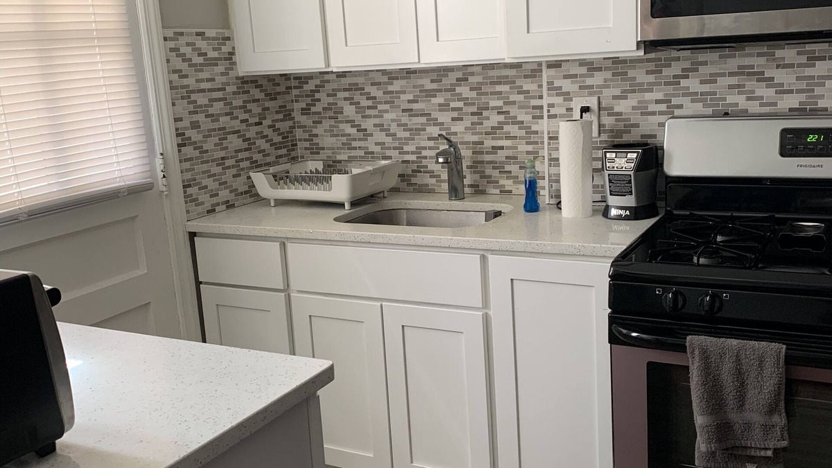 East Orange Condo | Cozy Modern Condo