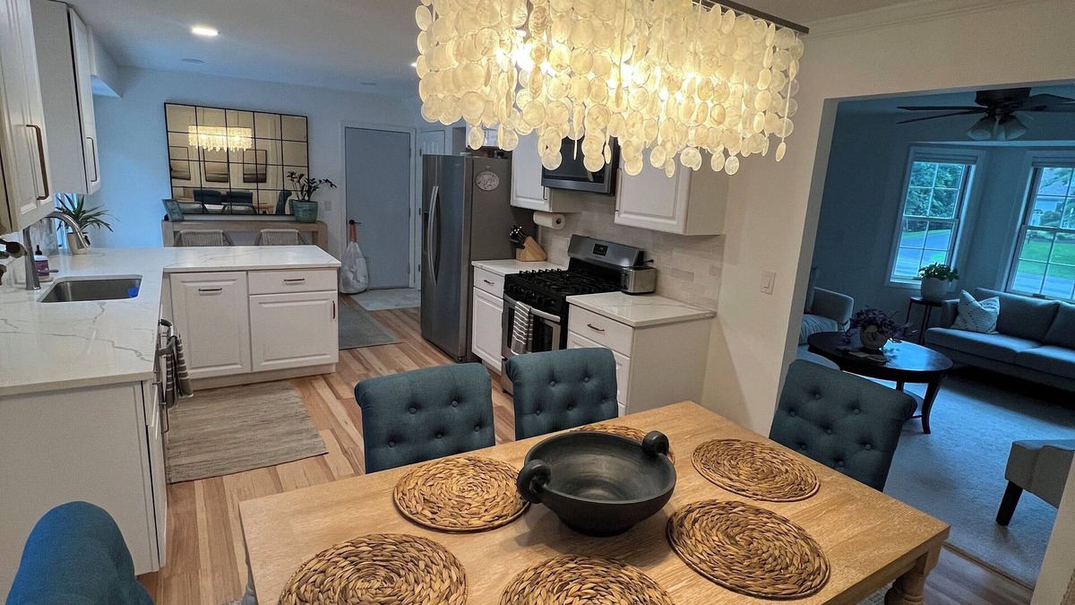 Gansevoort House | Cozy Modern Home close to Saratoga Springs NY