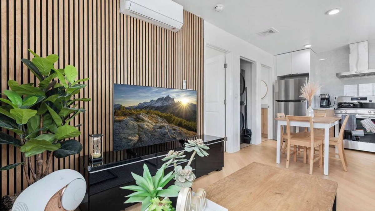 Huntington Beach House | Cozy Modern house in fantastic Fountain Valley near Disneyland