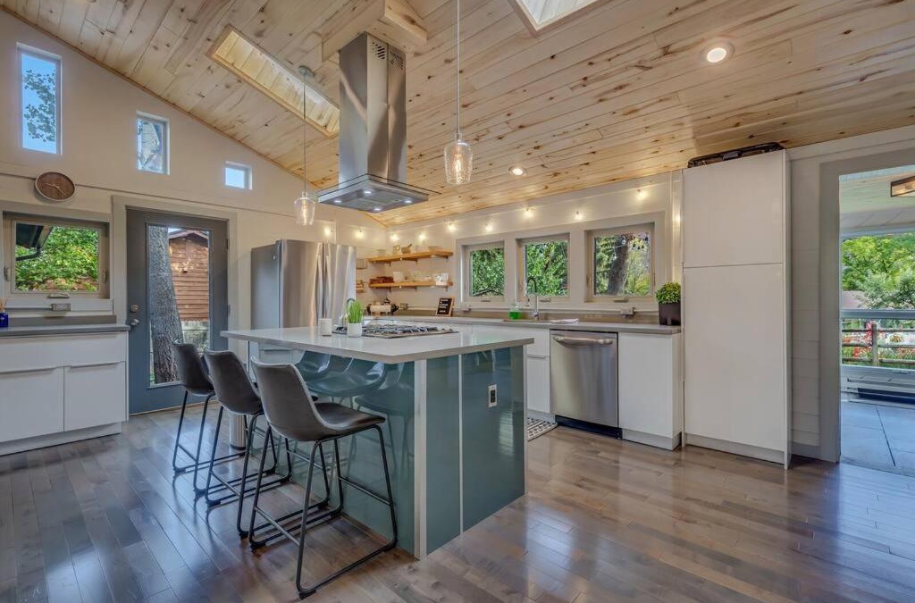 Glenwood Springs House | Cozy Modern House seconds from Roaring Fork River