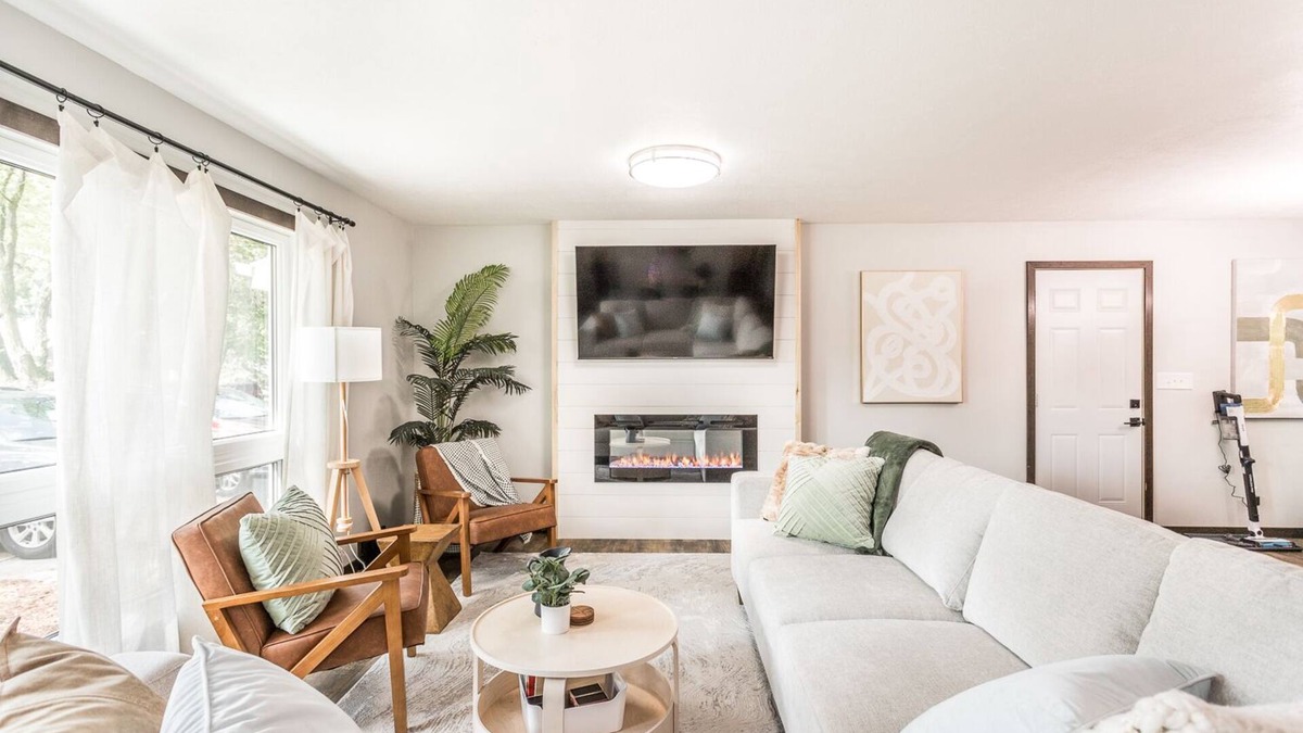 Sioux Falls House | Cozy Modern Spa ~ Family Fun meets Serene Luxury