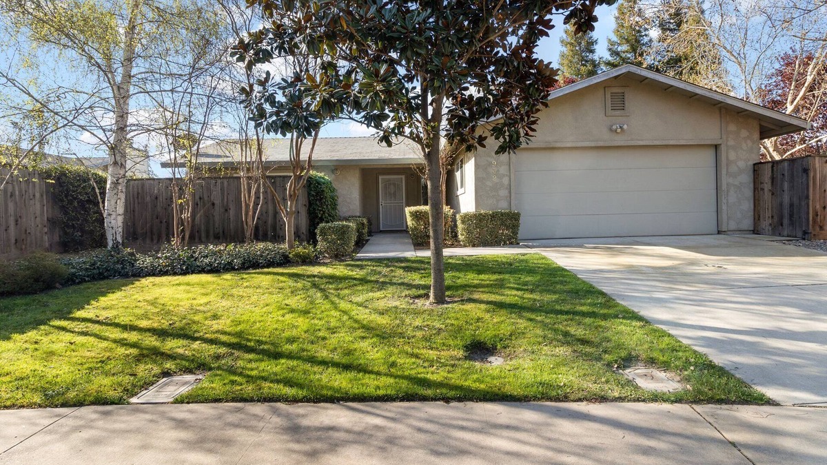 Modesto House | Cozy Modesto Charmer: 3 bedrooms 2 baths