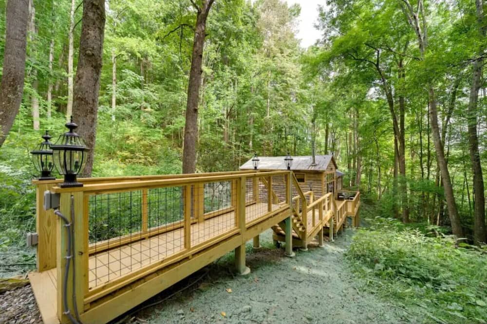 Hot Springs Apartment | Cozy Mountain Cabin Hot Springs Getaway Waterfall