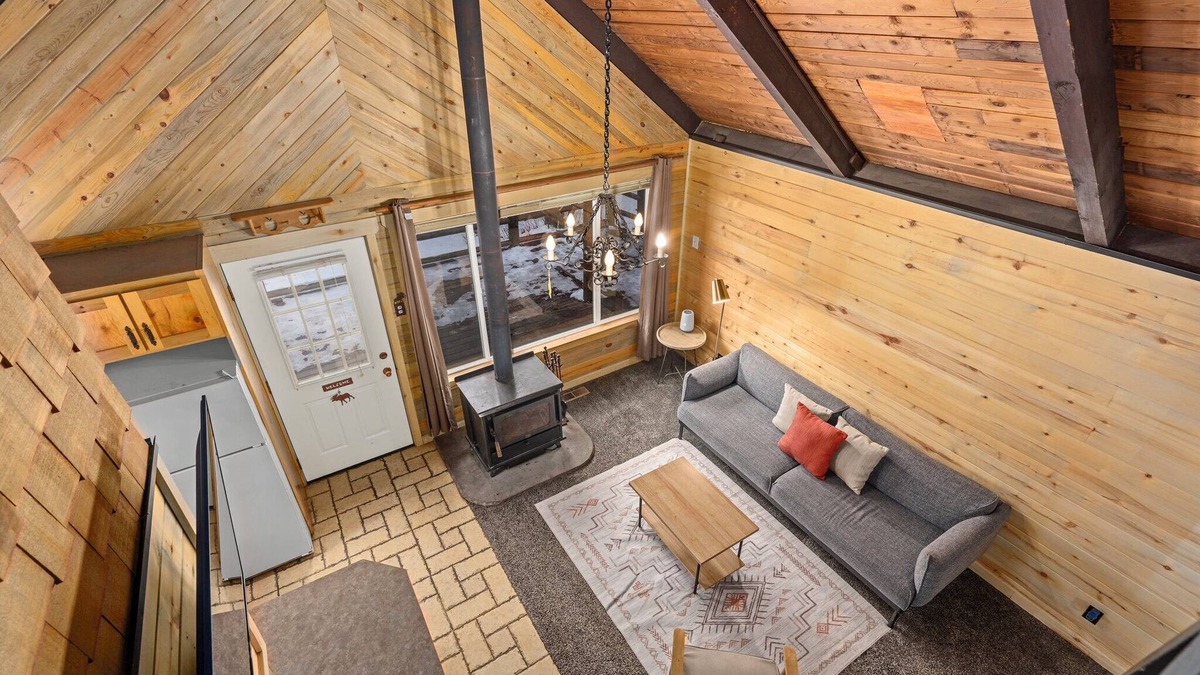Snowbird Cabin | Cozy Mountain Hideaway w/Wood Stove