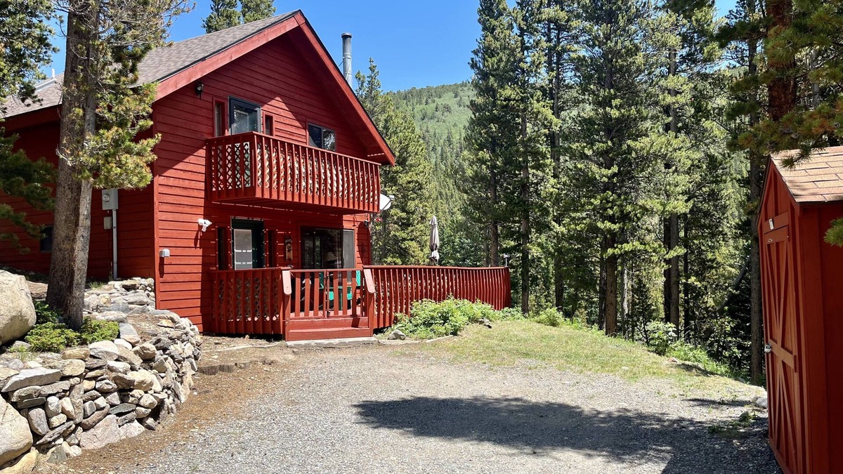 Saint Mary's Cabin | Cozy Mountain Retreat