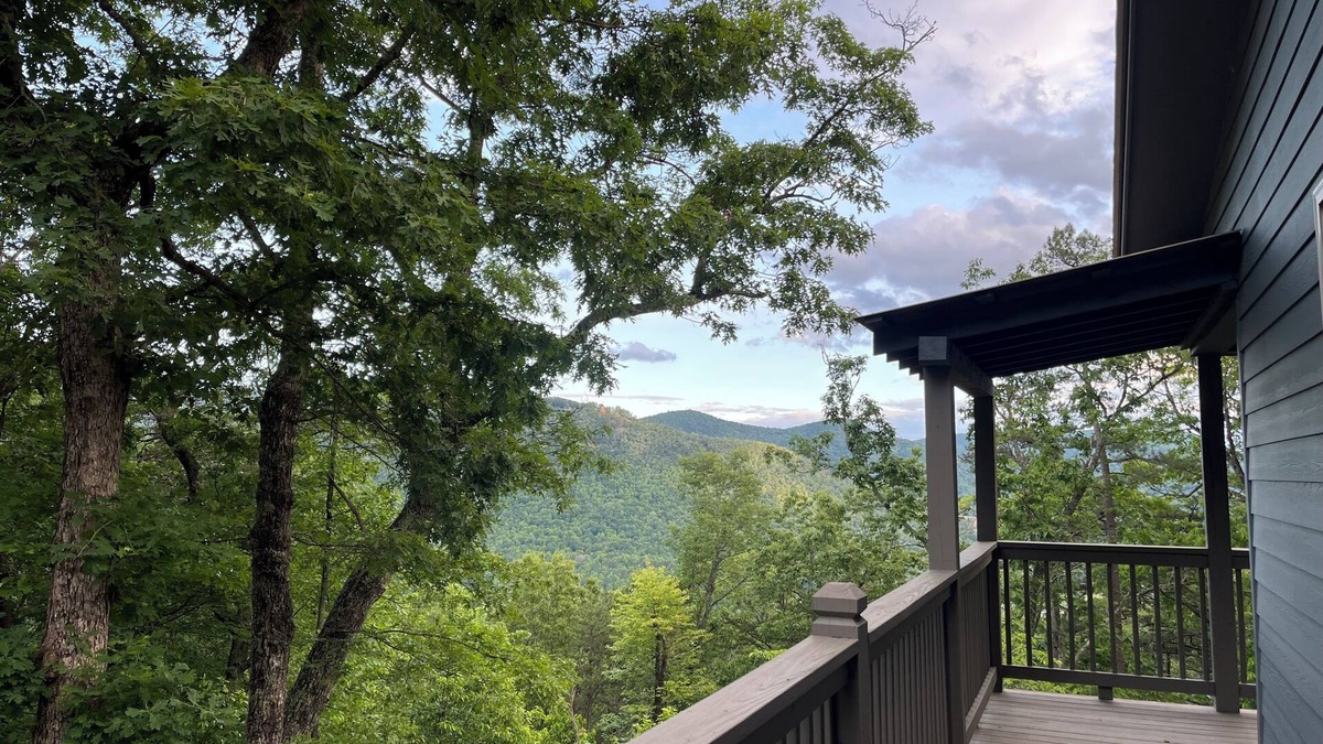 Scaly Mountain Cottage | Cozy Mountaintop Cottage: Excellent Wi-fi, Beautiful Views, & New Stone Fire Pit