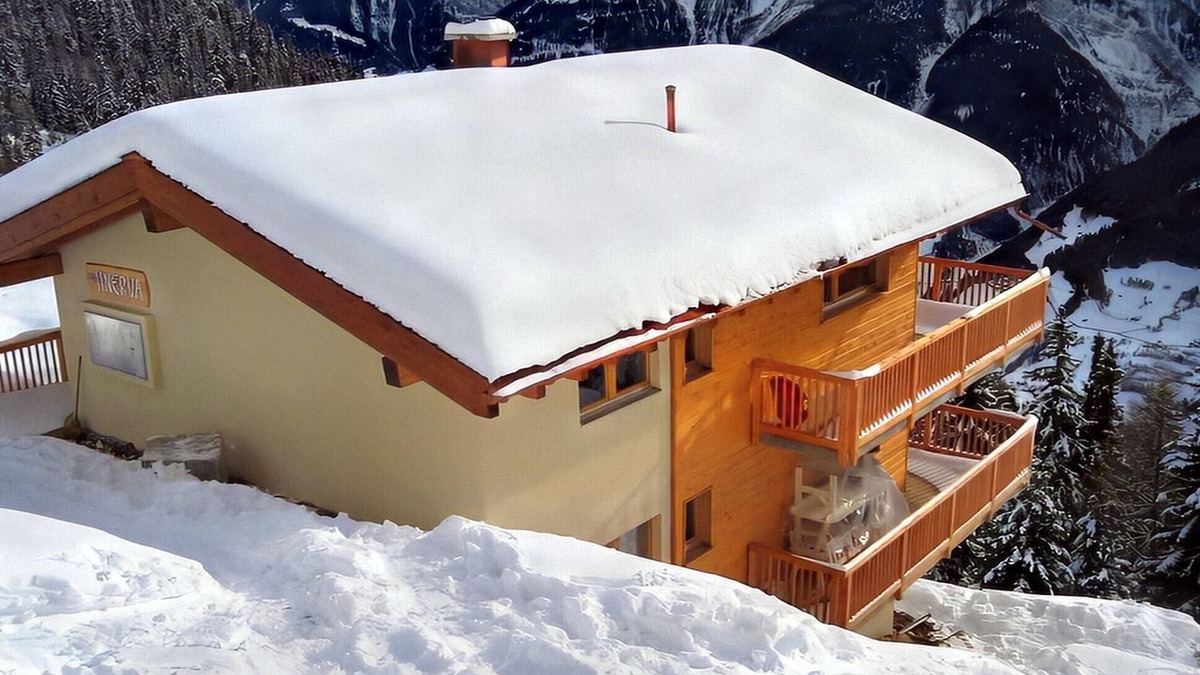 Bettmeralp Apartment | Cozy multi-family house in a sunny location on Bettmeralp, near the mountain sta