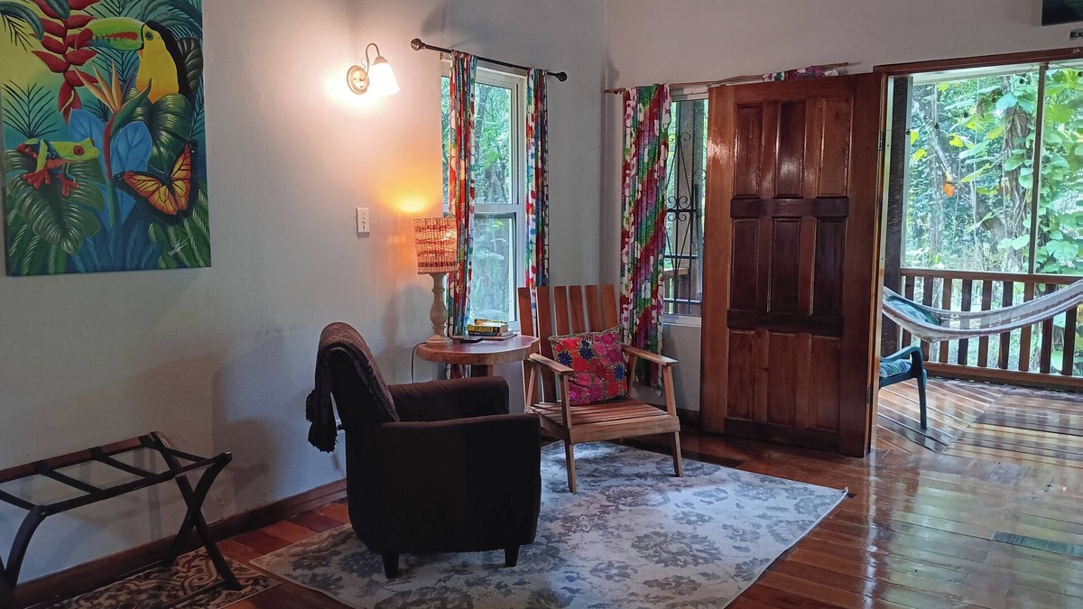 San Ignacio Cottage | Cozy Nature Cabin- King bed, AC, 10 min to downtown & Car rental onsite.