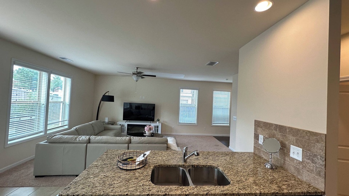 Norcross House | Cozy new 4-bedroom house in excellent location Duluth.