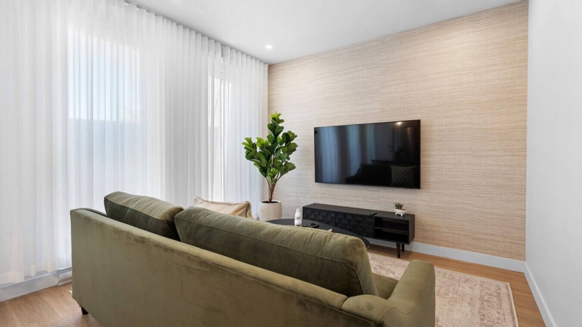 Plateau Mont Royal Apartment | Cozy New Flat in Habitat Plateau by Denstays