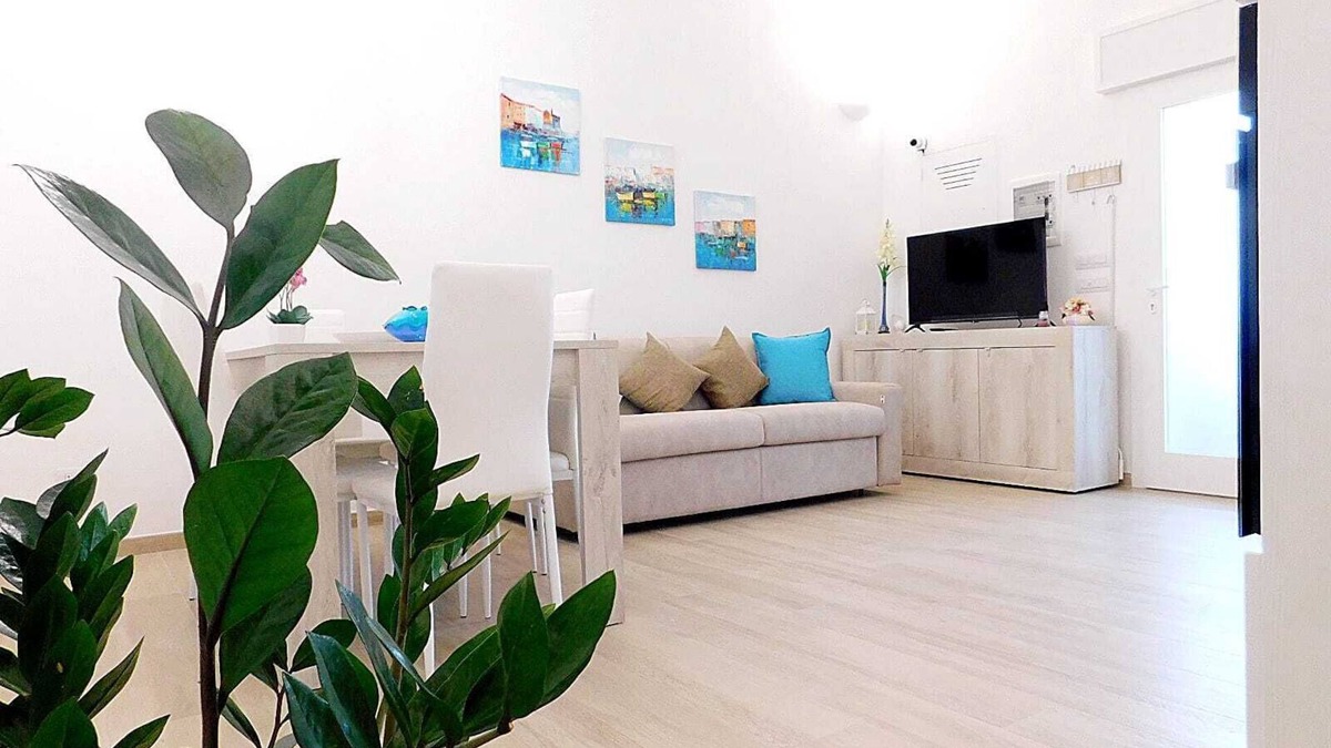San Pietro in Bevagna Apartment | Cozy newly renovated apartment 30 meters from the sea