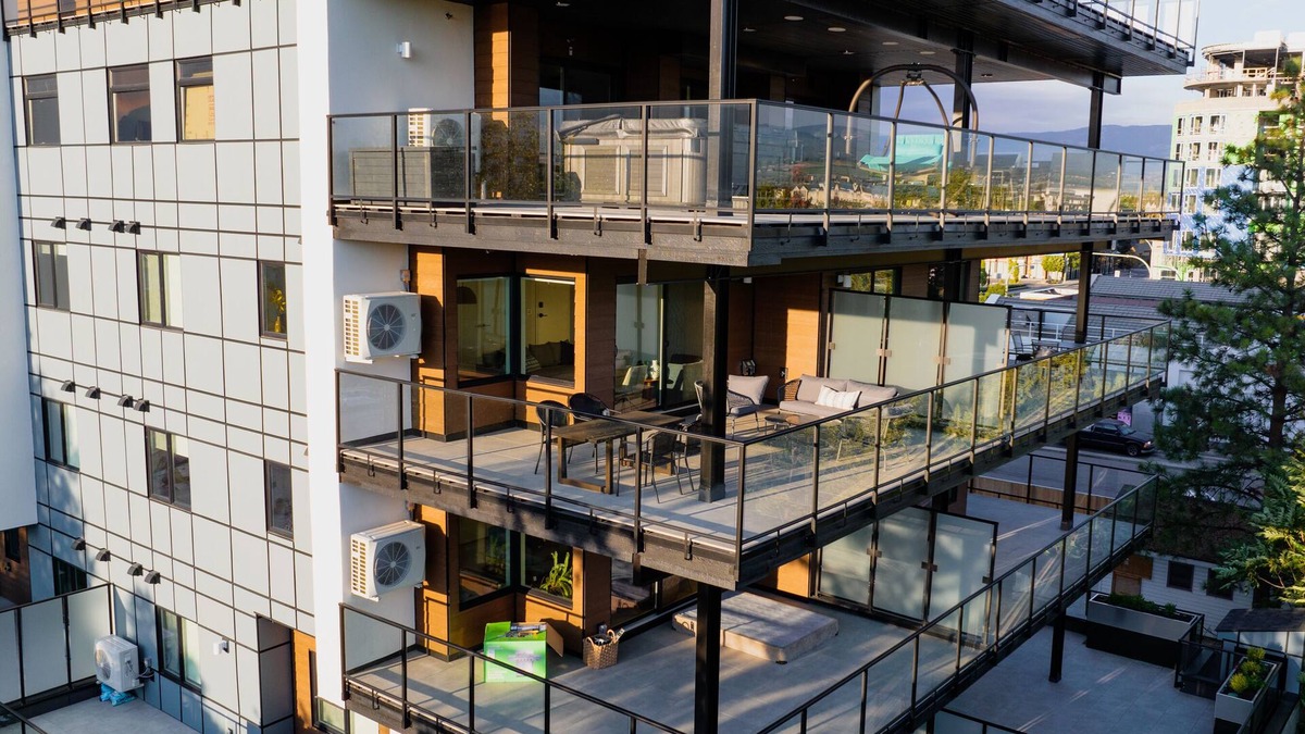 South Pandosy Condo | Cozy New Modern Apartment Steps from the Beach!