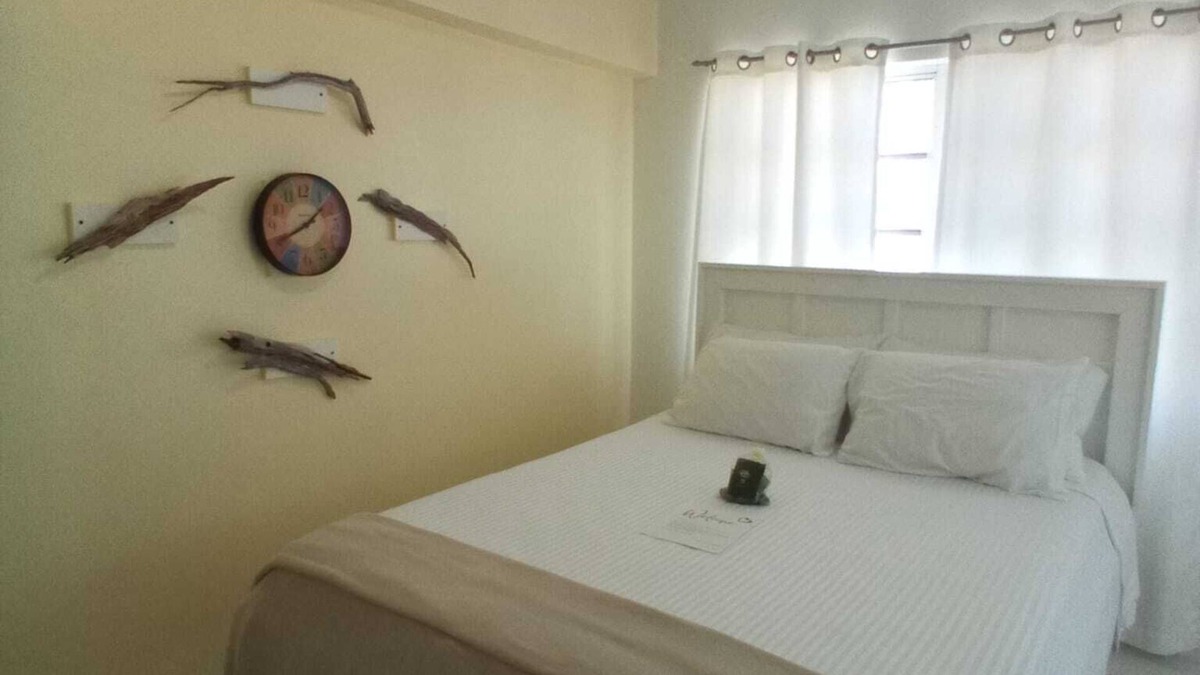 Winding Bay Apartment | Cozy Nook Studio apartment in Perfect Getaway Tarpum Bay with AC, WiFi & kitchen
