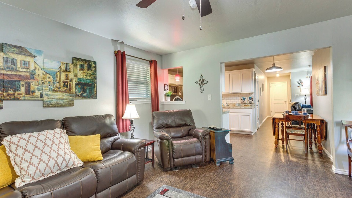 Norman House | Cozy Norman Home: 4 Mi to Oklahoma University!
