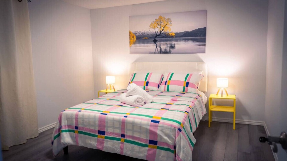 Barrie House | Cozy North End Barrie Home