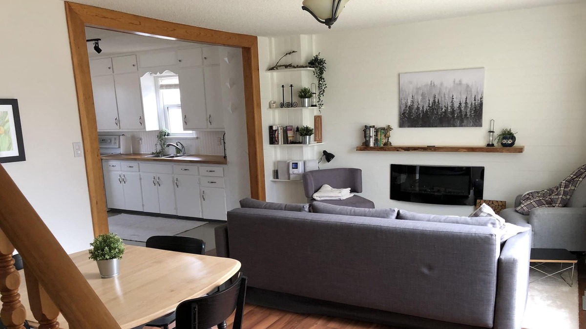 Erickson House | Cozy Nr Clear Lk, 3Qn beds, Spa, free parking Wifi