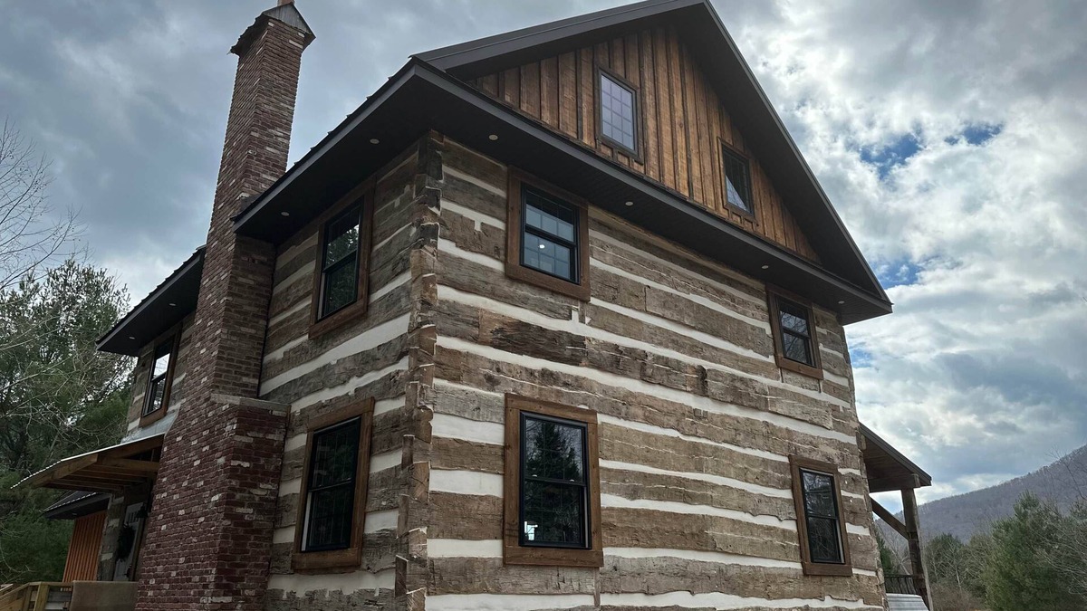 Williamsport Cabin | Cozy Oak & Ember Lodge