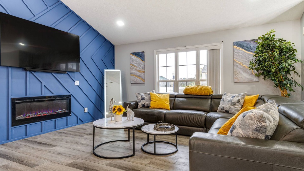 Westwood House | Cozy Ohio Home - Deck, Arcade Games & Near Golfing