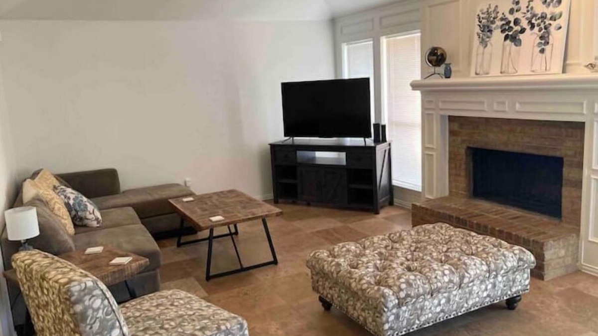 Frisco House | Cozy on Christie