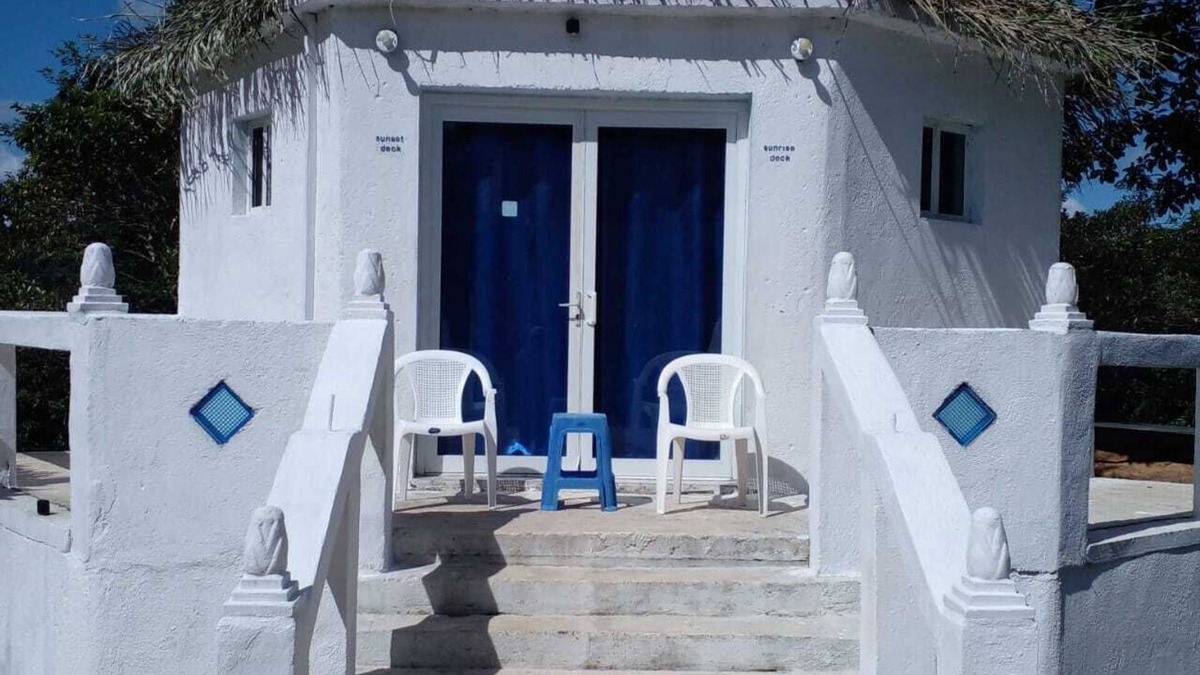 Alta Vista Bed & Breakfast | Cozy one bedroom, air conditioned, WiFi and pool.