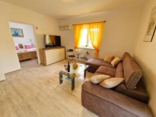 Jurandvor Apartment | Cozy One-Bedroom Apartment Baška