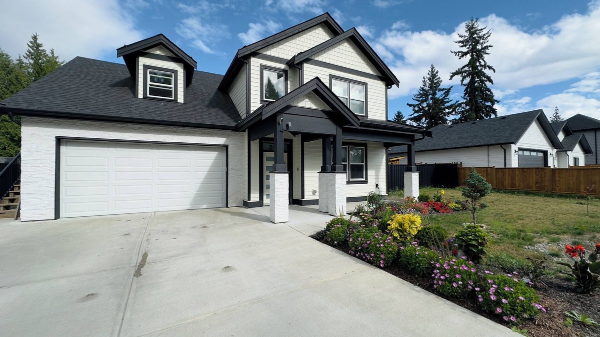 Gibsons House | Cozy one bedroom suit on Gibsons with private entrance