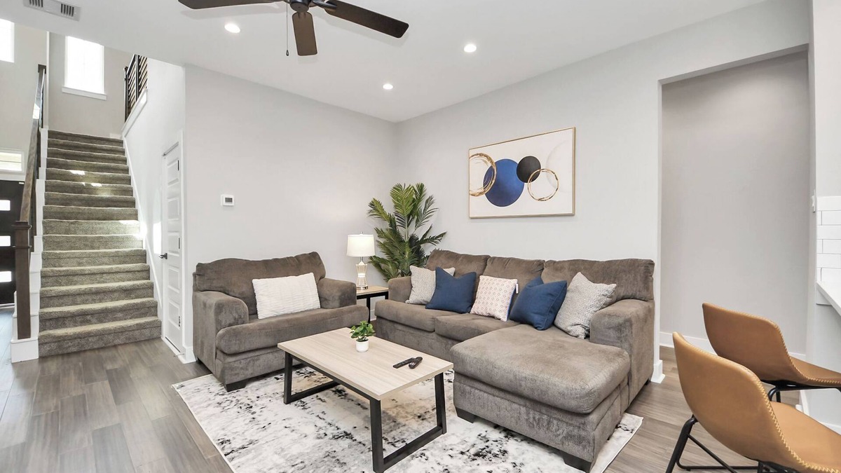 Clodine House | Cozy Paradise W/Gameroom - Sleeps 8 - King Bed