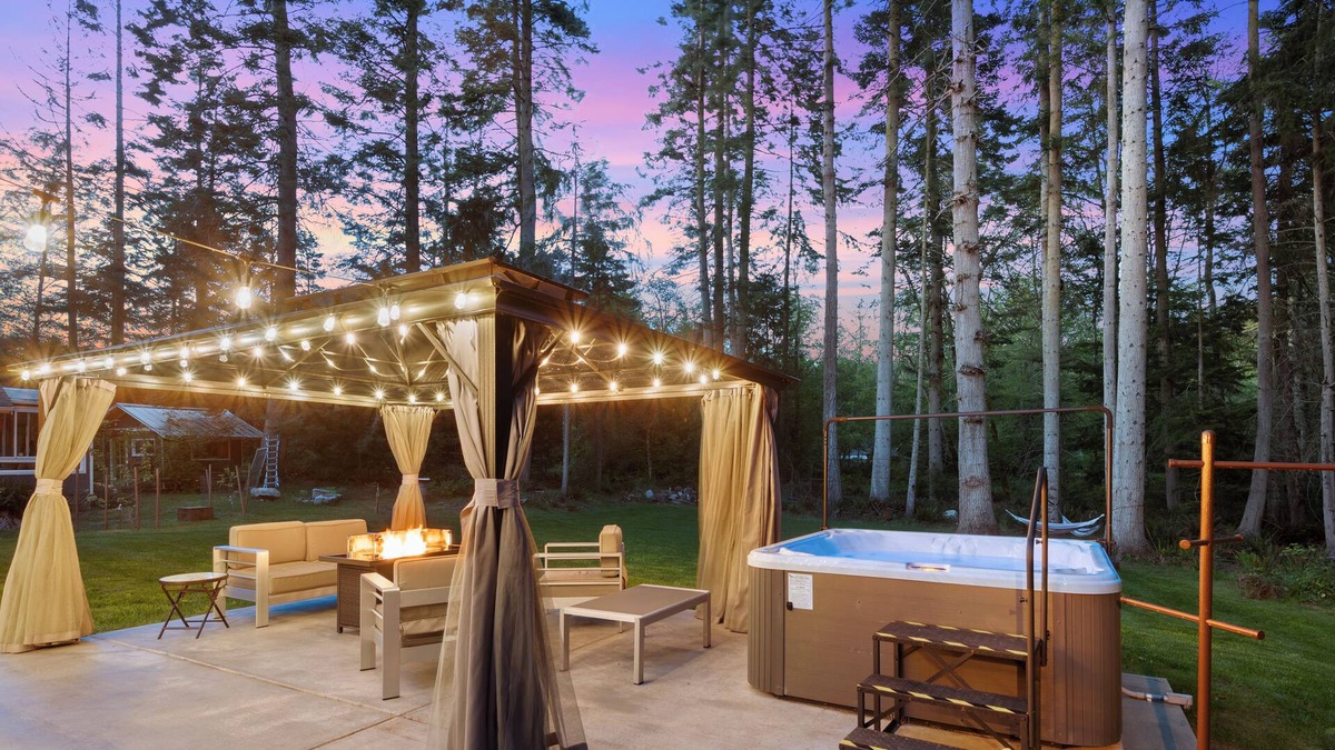 Langley House | ♿️Cozy/Peaceful/Bright 🏡 Hot Tub + Private Beach