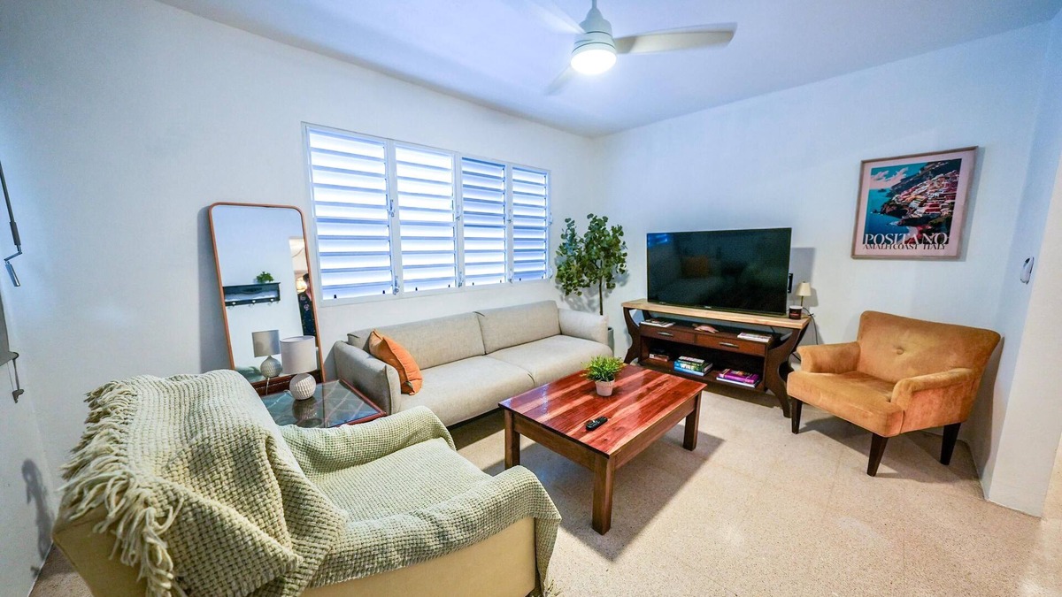 Santurce Hotel | Cozy & Peaceful Retreat near beach and airport