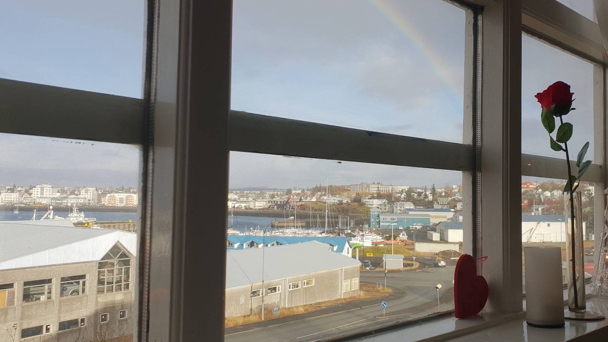 Hafnarfjordur Apartment | Cozy penthouse with beautiful sea view