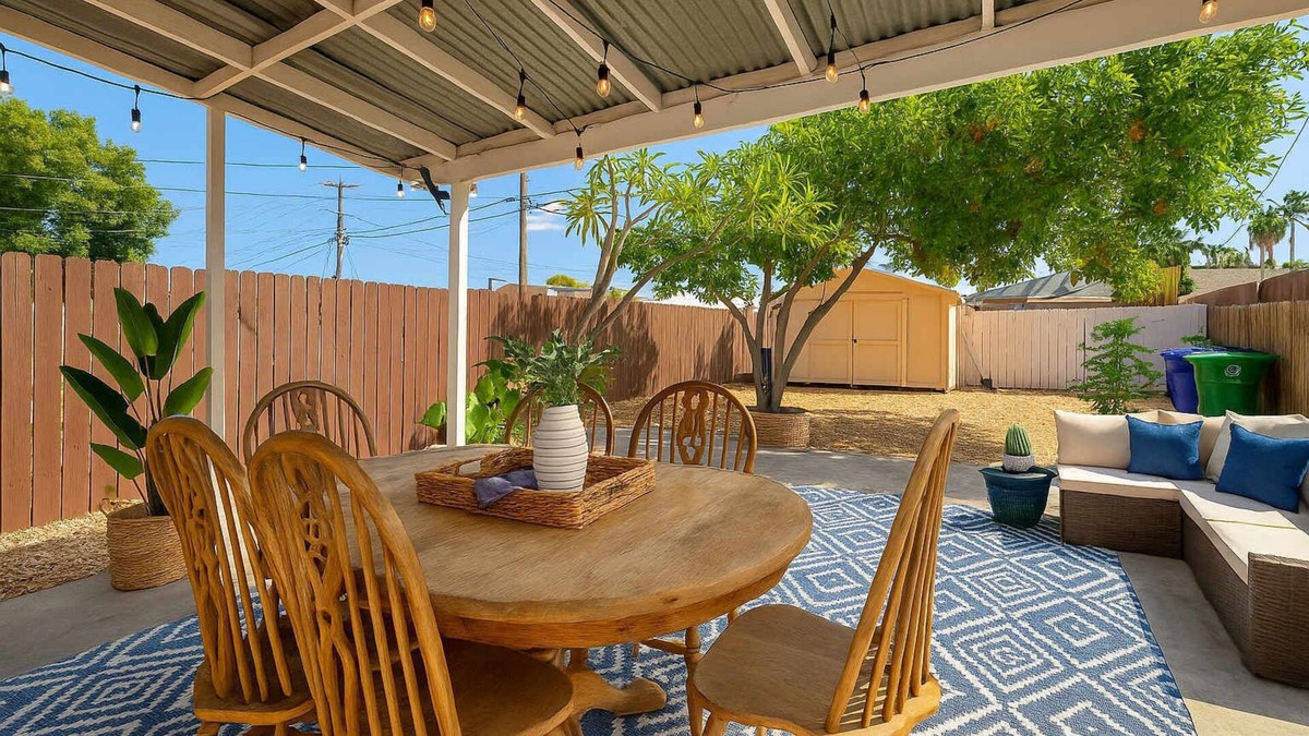 City Heights House | Cozy Pet Friendly Escape with Outdoor Dining