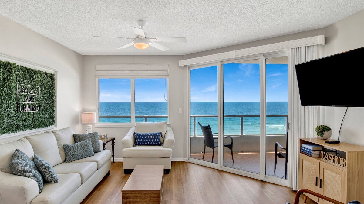 Orange Beach Condo | Cozy Pet Friendly Beachfront Retreat On Top Floor