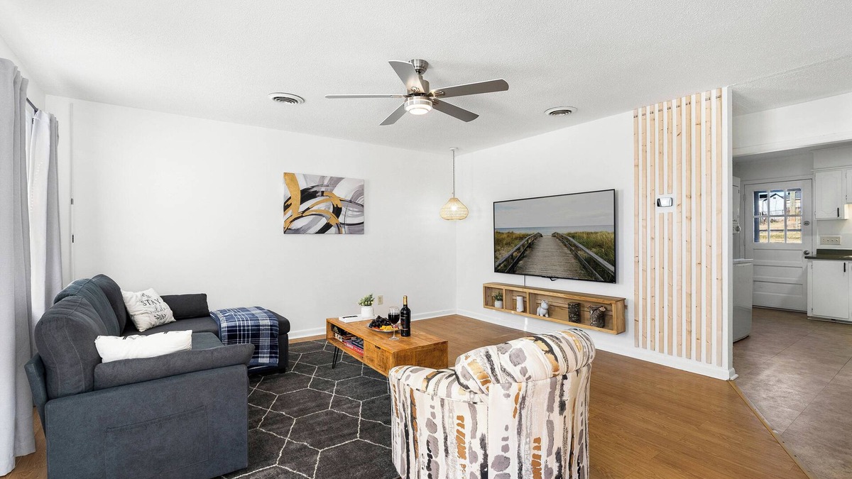 Valley Falls House | Cozy Place - Clean - Workspace with Wifi