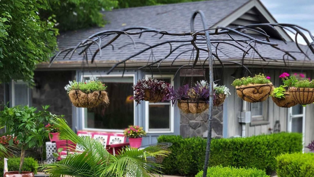 Springfield Cottage | Cozy private, 1 bed/1bath, fully handicapped accessible cottage, near Branson.