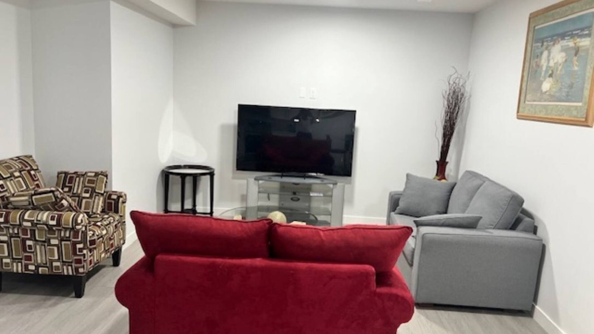 Division No. 11 House | Cozy Private Room in a Modern Legal Suite – Fort Saskatchewan