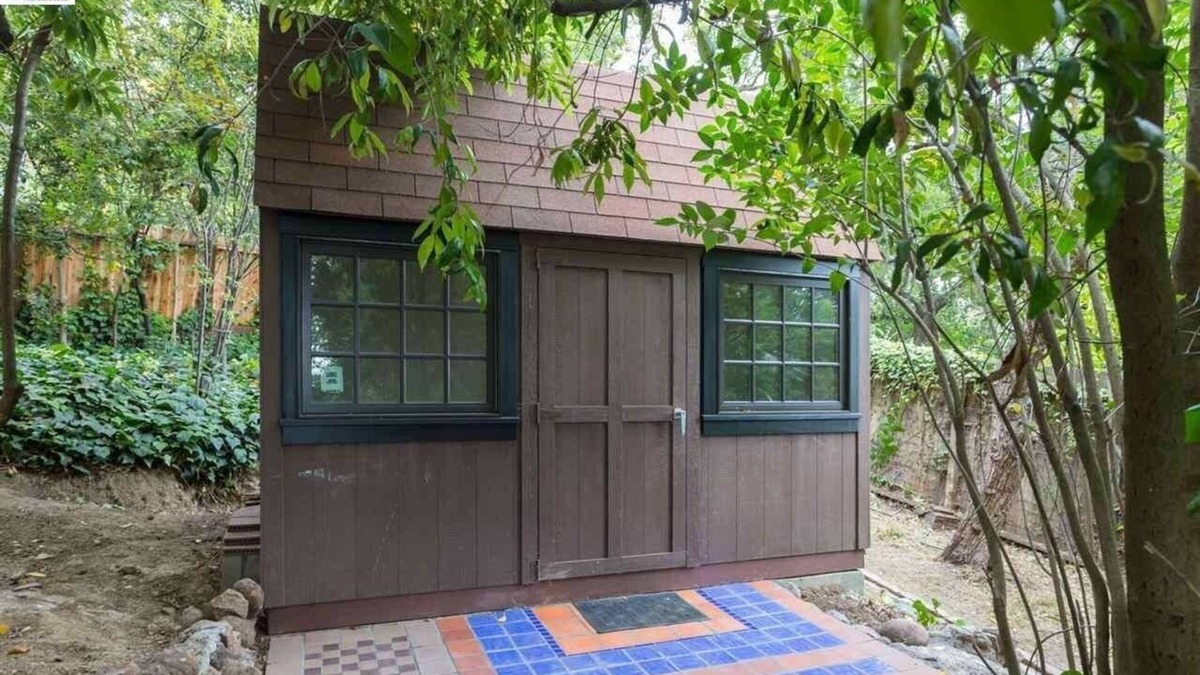 Oakmore Cottage | Cozy Private Cottage in Oakland Hills, Great Street Parking.