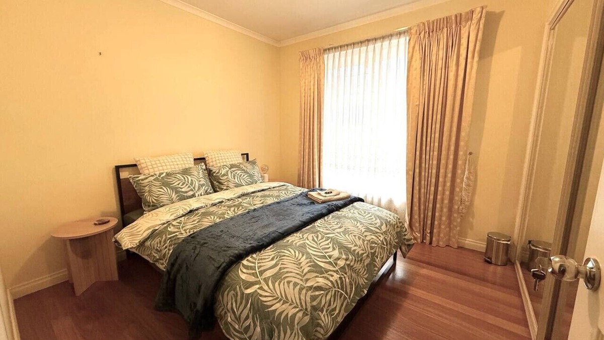 Bentleigh Apartment | Cozy Private Room | 1min to Station & Cafes