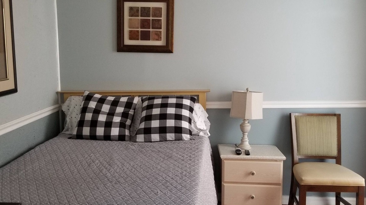 Kissimmee Apartment | Cozy private room and bathroom perfect for any trip!