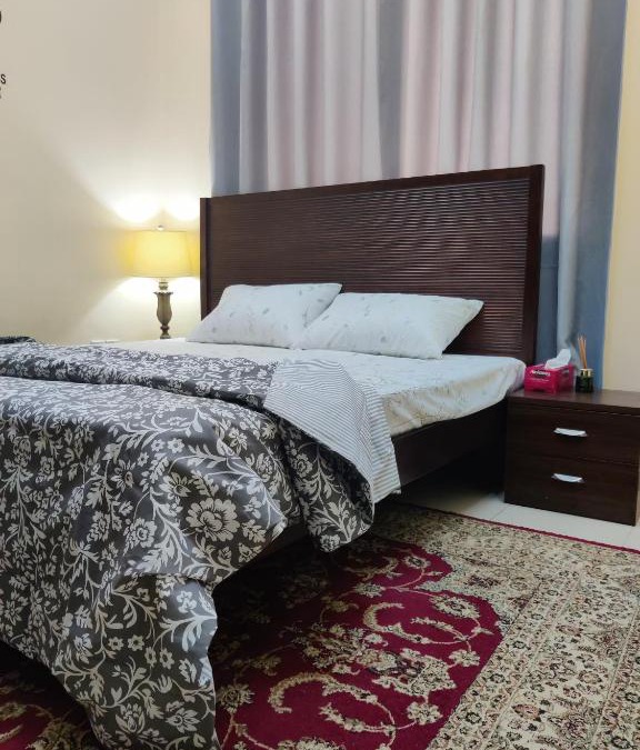 Dubai House | Cozy Private Room with En Suite Bathroom in Beautiful and Calm Locality