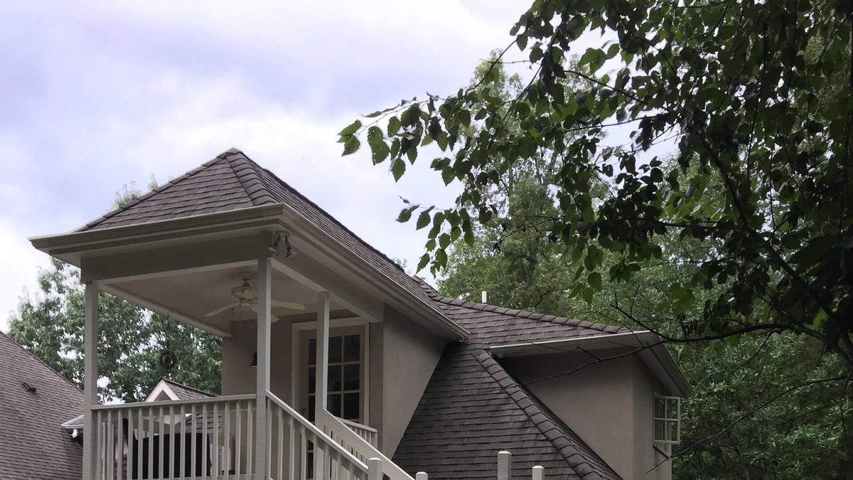 Old Irving Park Apartment | Cozy, private studio, perfect for solo/couples, in private, safe, wooded setting