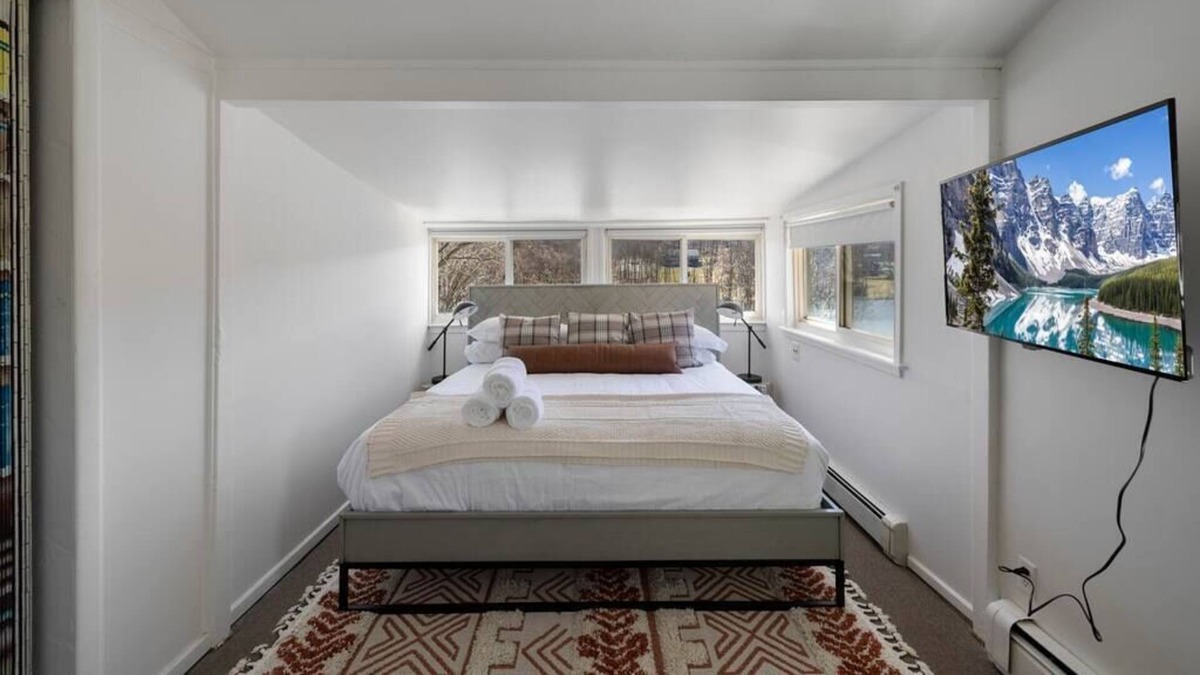 Walton Park House | Cozy, Private Walton Lakefront Getaway 2B/2B Home