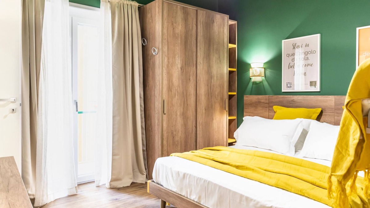 Tuscolano Apartment | Cozy Quadruple Room in an Elegant Apartment near Colli Albani