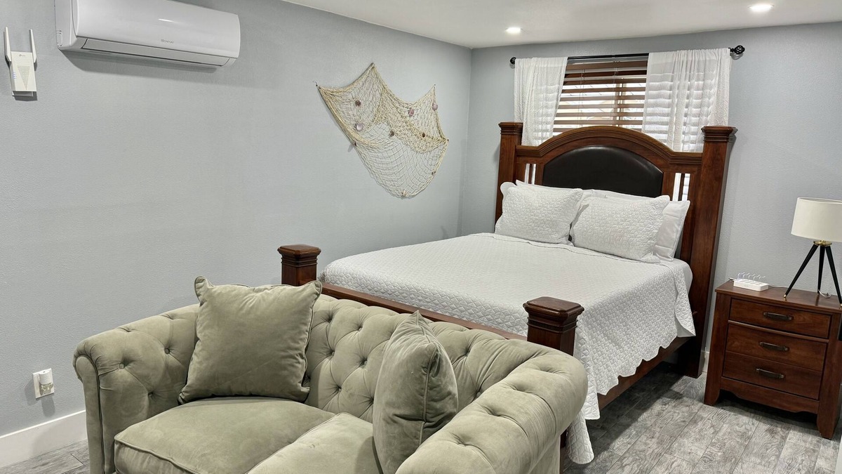 Egypt Lake-Leto Villa | Cozy + Queen Bed villa