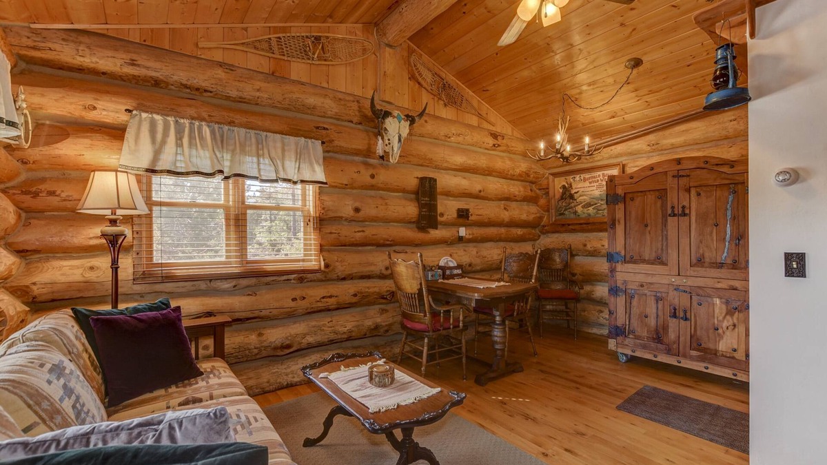Prescott Cabin | Cozy, Quiet, Authentic Log Cabin w/Mtn View : 4 mi to Downtown