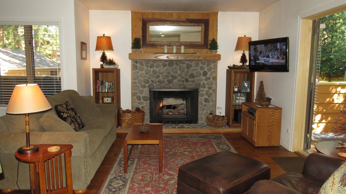 Incline Village Condo | Cozy & Quiet Get-Away McCloud Condo Near Hyatt/Beach