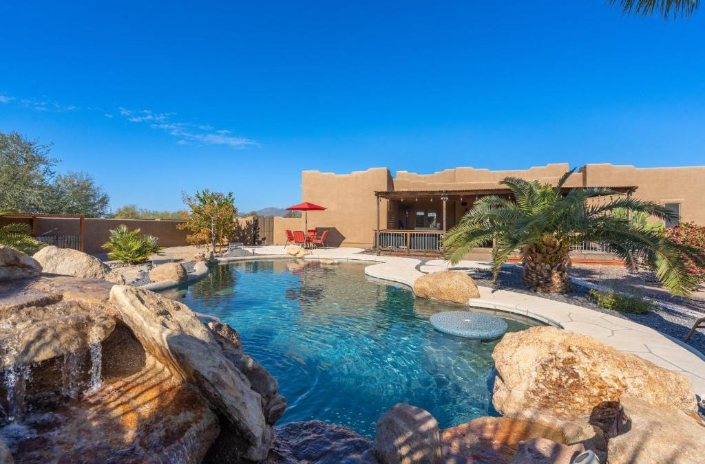 Desert Hills House | Cozy quiet home BBQ Pool Outdoor entertaining