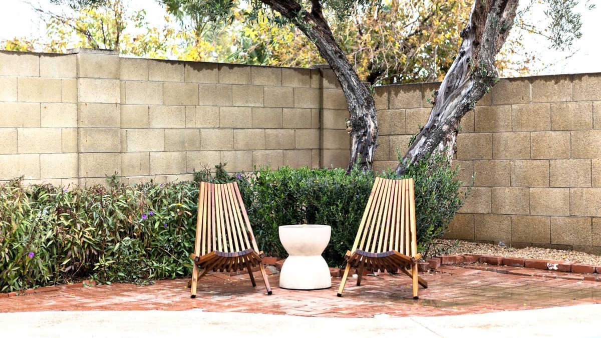 North Mountain House | Cozy Quiet Home, on golf course, pool, bbq