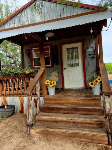 Garciasville House | Cozy Ranch Cabin