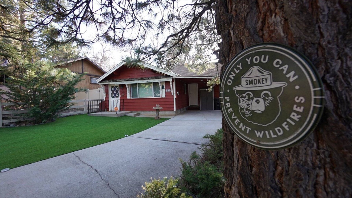 Sugarloaf House | Cozy Red Cabin - Hot Tub, Fenced Yard, Walk to Park
