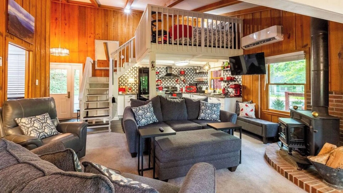 Clarks Chapel Cabin | Cozy red cabin in beautiful Franklin, North Carolina with all the comforts!@